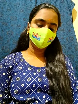 Snapshot of mini-queen chatting on November 29, 2025, 2:06 pm mini-queen online show from November 29, 2025, 2:06 pm