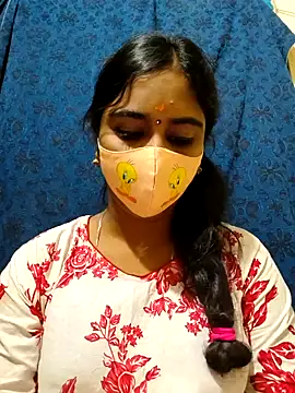 Snapshot of mini-queen chatting on November 28, 2025, 11:43 am mini-queen online show from November 28, 2025, 11:43 am