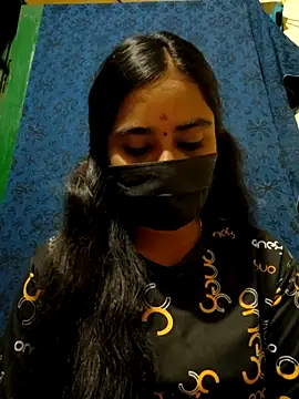 Snapshot of mini-queen chatting on October 28, 2025, 5:23 pm mini-queen online show from October 28, 2025, 5:23 pm