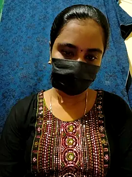 Snapshot of mini-queen chatting on October 27, 2025, 6:20 pm mini-queen online show from October 27, 2025, 6:20 pm