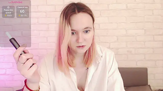 Ericha Stone online show from April 7, 2026, 8:16 am