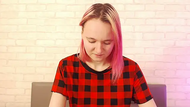 Ericha Stone online show from November 20, 2025, 1:39 am