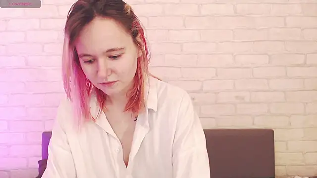 Ericha Stone online show from March 29, 2026, 2:02 am