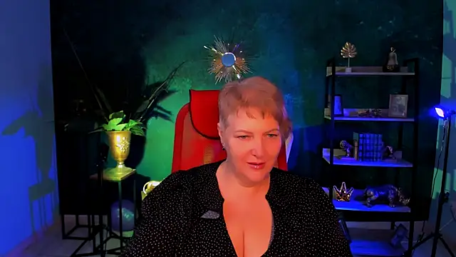 Snapshot of MaryMogan chatting on November 7, 2025, 8:41 am MaryMogan online show from November 7, 2025, 8:41 am