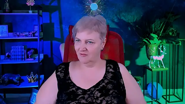 Snapshot of MaryMogan chatting on November 25, 2025, 5:35 pm MaryMogan online show from November 25, 2025, 5:35 pm