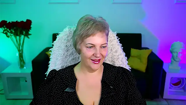 Snapshot of MaryMogan chatting on November 17, 2025, 4:49 am MaryMogan online show from November 17, 2025, 4:49 am