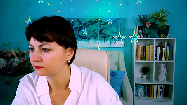 Snapshot of HelenBeler chatting on November 25, 2025, 5:41 am HelenBeler online show from November 25, 2025, 5:41 am