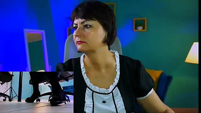 Snapshot of HelenBeler chatting on November 30, 2025, 5:30 am HelenBeler online show from November 30, 2025, 5:30 am