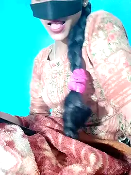 Snapshot of Pahadi_couple chatting on November 11, 2025, 5:52 pm Pahadi couple online show from November 11, 2025, 5:52 pm