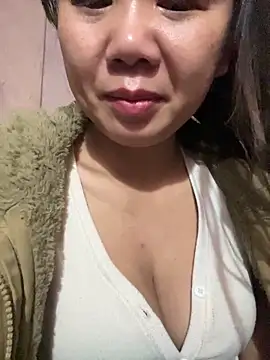 Snapshot of Binjt chatting on December 16, 2025, 11:09 pm Binjt online show from December 16, 2025, 11:09 pm