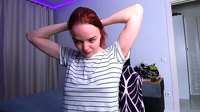 Snapshot of JanetShy chatting on October 22, 2025, 7:08 am JanetShy online show from October 22, 2025, 7:08 am