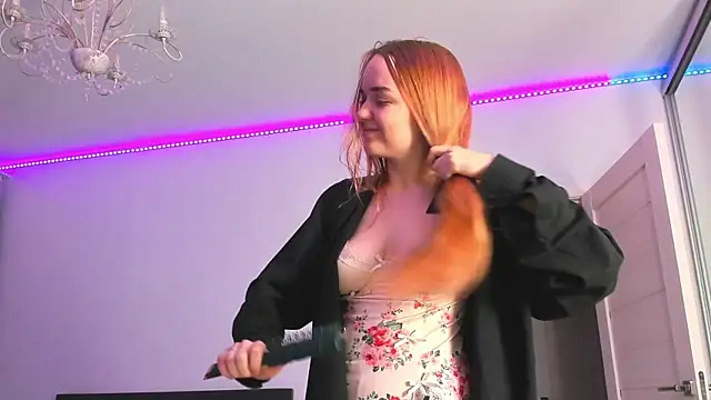 Snapshot of JanetShy chatting on November 22, 2025, 7:07 am JanetShy online show from November 22, 2025, 7:07 am