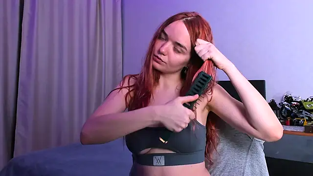 Snapshot of JanetShy chatting on October 26, 2025, 11:10 am JanetShy online show from October 26, 2025, 11:10 am