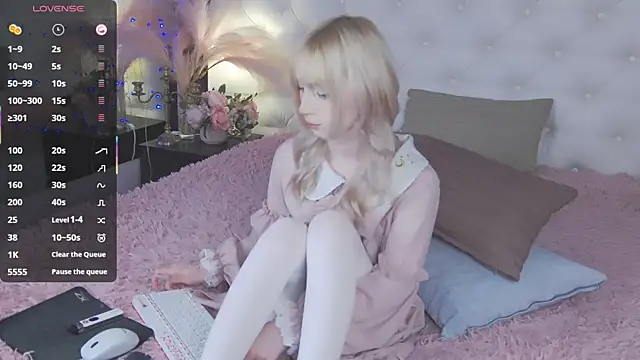 Snapshot of cutetomie chatting on November 30, 2025, 9:59 pm cutetomie online show from November 30, 2025, 9:59 pm