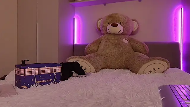 Missss Eva online show from December 1, 2025, 9:10 am