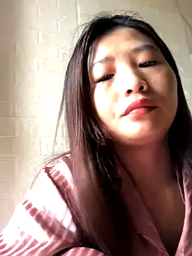 Snapshot of LiLy-0477 chatting on October 4, 2025, 8:27 am LiLy-0477 online show from October 4, 2025, 8:27 am