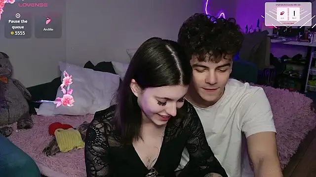 Alice18James online show from October 7, 2025, 7:48 pm