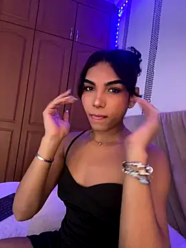 Snapshot of VeronicaSaenzx chatting on December 17, 2025, 5:51 pm VeronicaSaenzx online show from December 17, 2025, 5:51 pm