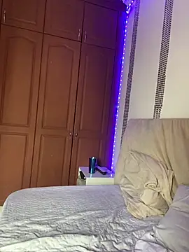 Snapshot of VeronicaSaenzx chatting on December 20, 2025, 6:22 pm VeronicaSaenzx online show from December 20, 2025, 6:22 pm