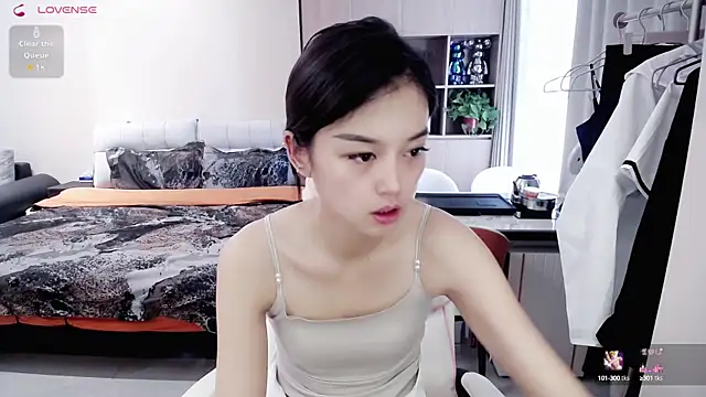 Xiao-zuzongl online show from September 28, 2025, 3:46 am