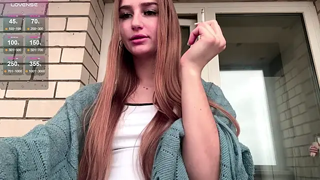 Snapshot of SweetJinny88 chatting on November 18, 2025, 7:44 am SweetJinny88 online show from November 18, 2025, 7:44 am