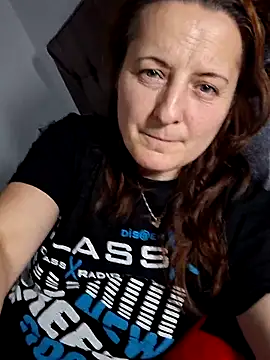 Fluturas2 online show from November 10, 2025, 9:31 pm