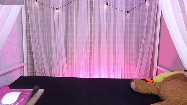 Snapshot of lynx_sun chatting on October 21, 2025, 7:24 pm lynx sun online show from October 21, 2025, 7:24 pm