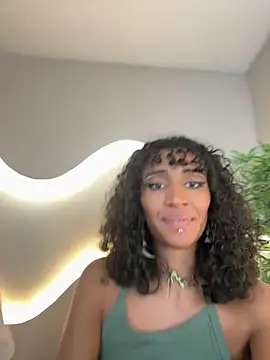 Snapshot of lynx_sun chatting on December 4, 2025, 8:19 pm lynx sun online show from December 4, 2025, 8:19 pm