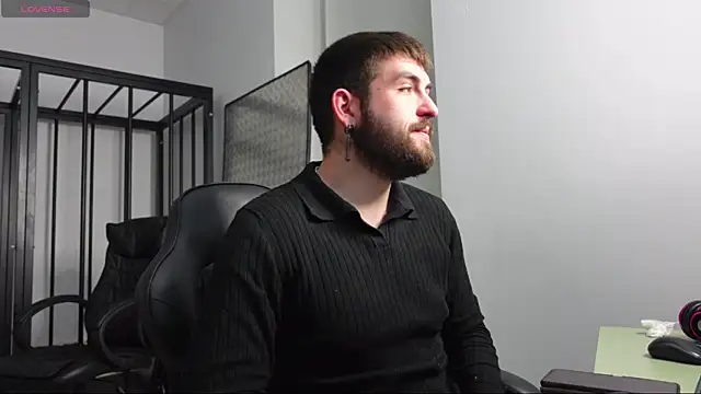 Snapshot of Mike_Platano chatting on October 7, 2025, 7:15 pm Mike Platano online show from October 7, 2025, 7:15 pm