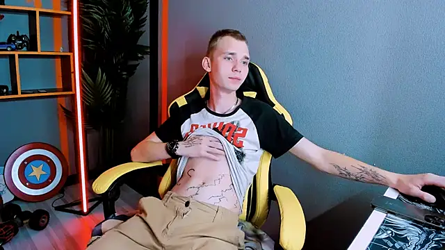 Snapshot of TimBlaks chatting on September 14, 2025, 8:53 pm TimBlaks online show from September 14, 2025, 8:53 pm