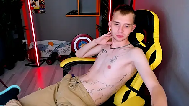 Snapshot of TimBlaks chatting on October 18, 2025, 9:33 am TimBlaks online show from October 18, 2025, 9:33 am