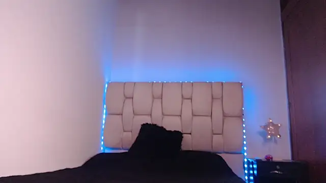 MysticShaira online show from November 15, 2025, 11:31 pm