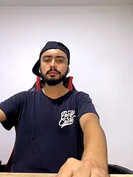 cristopher wallacee online show from October 7, 2025, 10:22 pm