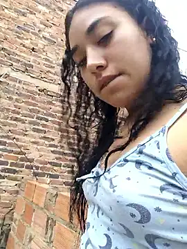 Snapshot of AmberGold- chatting on December 2, 2025, 10:11 pm AmberGold- online show from December 2, 2025, 10:11 pm