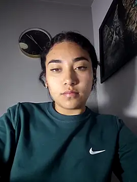 Snapshot of AmberGold- chatting on November 14, 2025, 9:46 am AmberGold- online show from November 14, 2025, 9:46 am