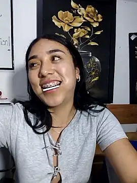 Snapshot of AmberGold- chatting on October 27, 2025, 10:54 pm AmberGold- online show from October 27, 2025, 10:54 pm