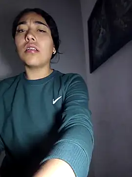 Snapshot of AmberGold- chatting on November 4, 2025, 9:35 am AmberGold- online show from November 4, 2025, 9:35 am