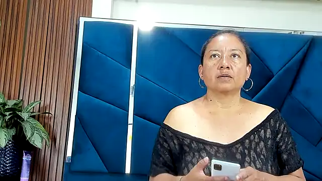 Snapshot of VictoriaSanz chatting on October 14, 2025, 7:58 pm VictoriaSanz online show from October 14, 2025, 7:58 pm