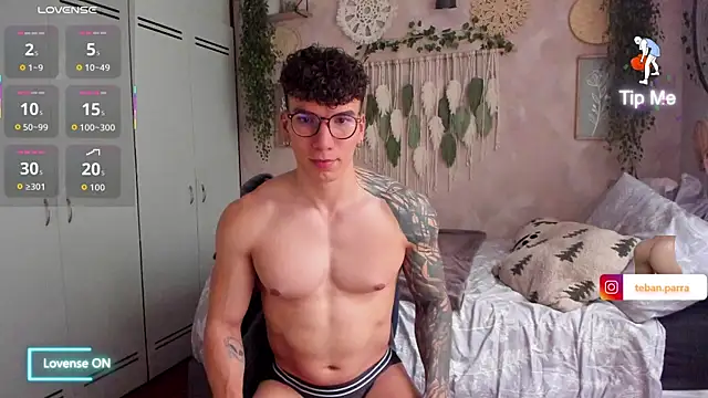 Snapshot of estebandi_do chatting on November 30, 2025, 9:37 pm estebandi do online show from November 30, 2025, 9:37 pm