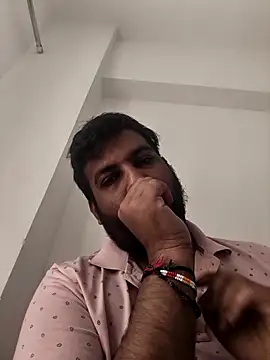 vinay smalldick online show from April 5, 2026, 3:57 am