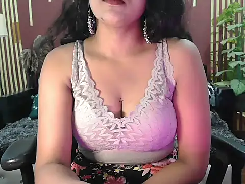 shaalu sharma online show from November 3, 2025, 9:02 am