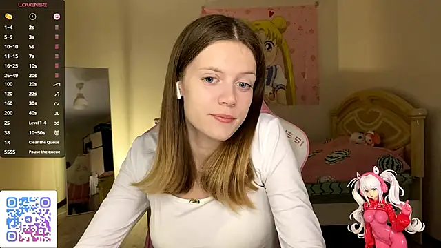 VibeQueenLucy online show from October 14, 2025, 4:29 pm