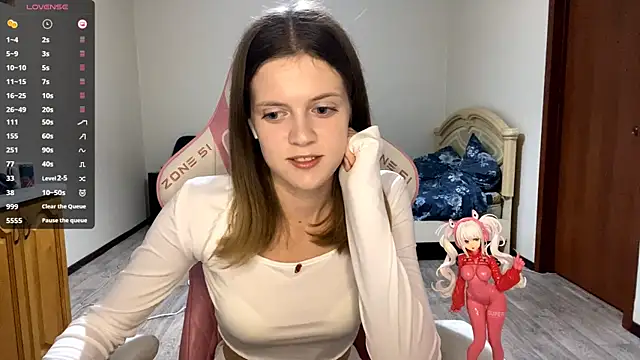 VibeQueenLucy online show from September 20, 2025, 4:12 pm