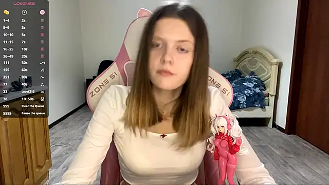 VibeQueenLucy online show from September 21, 2025, 3:06 pm