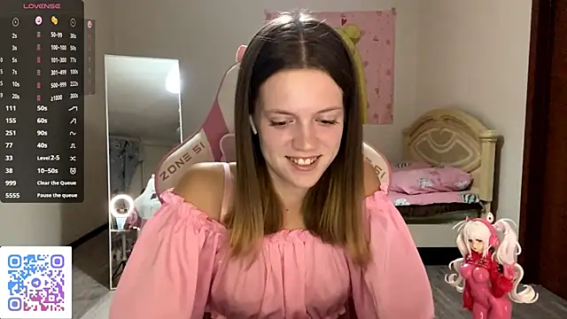 VibeQueenLucy online show from October 1, 2025, 3:05 pm