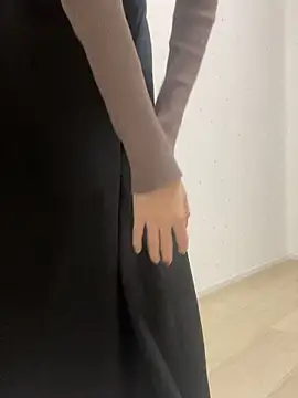 Snapshot of yayoi_jp chatting on February 4, 2026, 2:12 pm yayoi jp online show from February 4, 2026, 2:12 pm