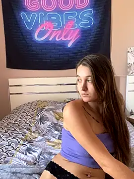 Snapshot of duomagique_off chatting on October 2, 2025, 1:36 pm duomagique off online show from October 2, 2025, 1:36 pm