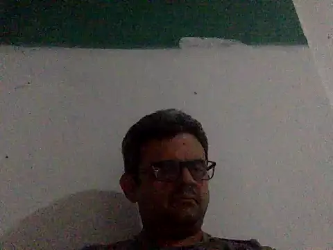 Snapshot of Katracho6969 chatting on December 18, 2025, 1:26 pm Katracho6969 online show from December 18, 2025, 1:26 pm