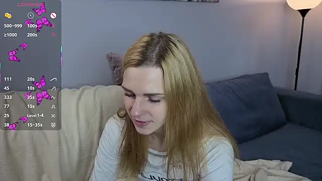 Snapshot of HelenMartines chatting on September 20, 2025, 10:31 am HelenMartines online show from September 20, 2025, 10:31 am