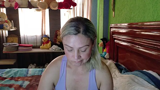  Charlize theron  online show from February 9, 2026, 5:22 pm